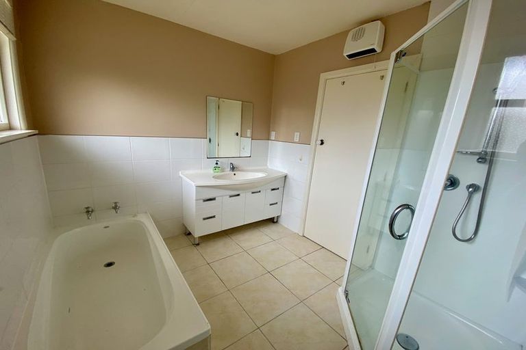 Photo of property in 1/14 Newbridge Place, Ilam, Christchurch, 8041