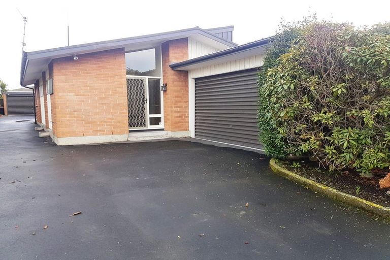 Photo of property in 2/23 Tudor Avenue, Ilam, Christchurch, 8041