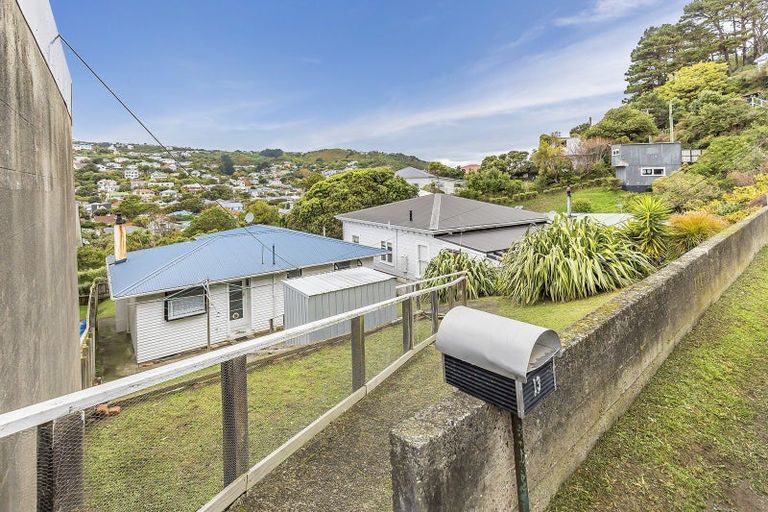 Photo of property in 13 Freeling Street, Island Bay, Wellington, 6023