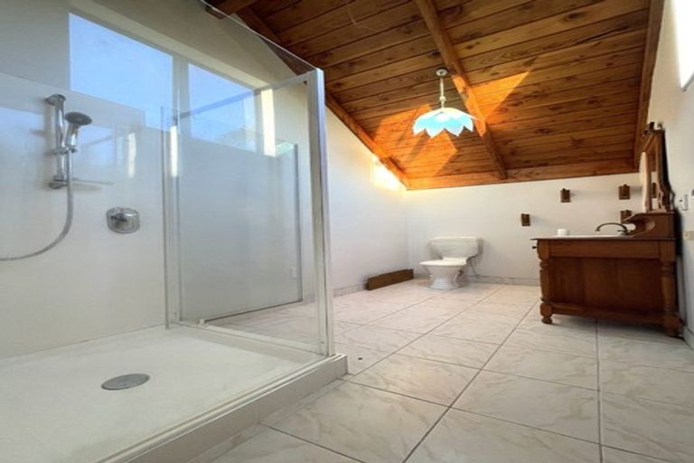 Photo of property in 2 Deodar Place, Totara Heights, Auckland, 2105