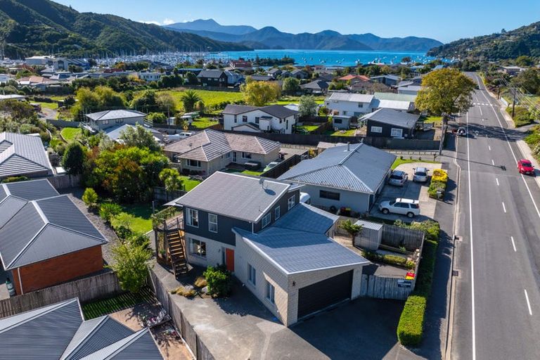 Photo of property in 255 Waikawa Road, Waikawa, Picton, 7220