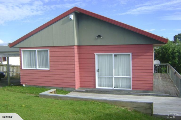 Photo of property in 33 Addison Drive, Glendene, Auckland, 0602