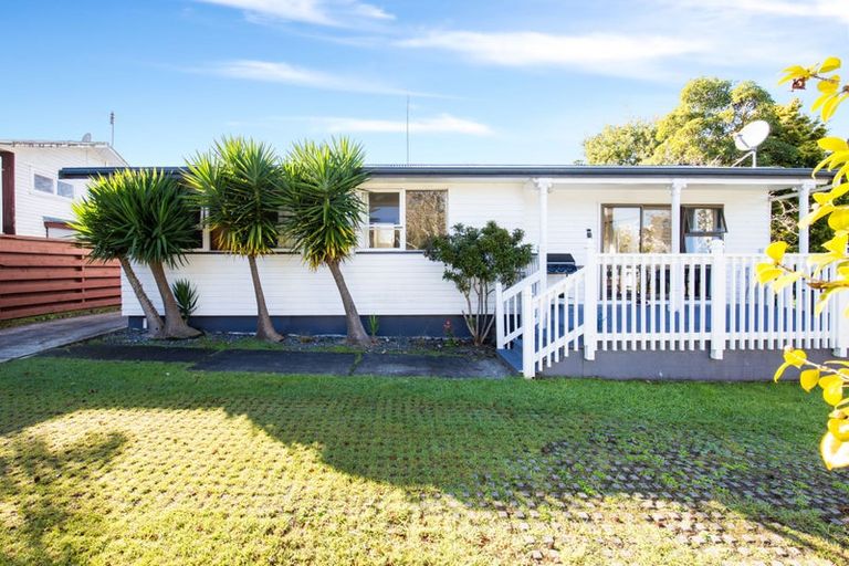Photo of property in 53 Blakeborough Drive, Forrest Hill, Auckland, 0620