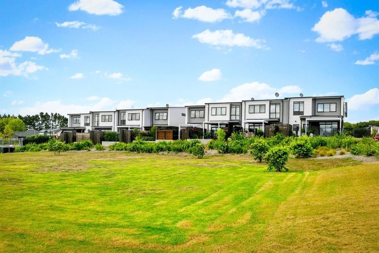 Photo of property in 12a Dida Park Drive, Kumeu, 0810