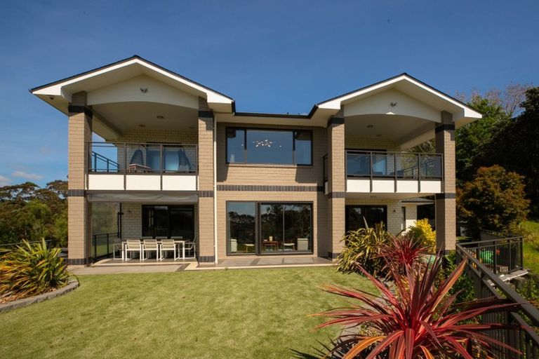 Photo of property in 236 Whitford Road, Shamrock Park, Howick, 2571