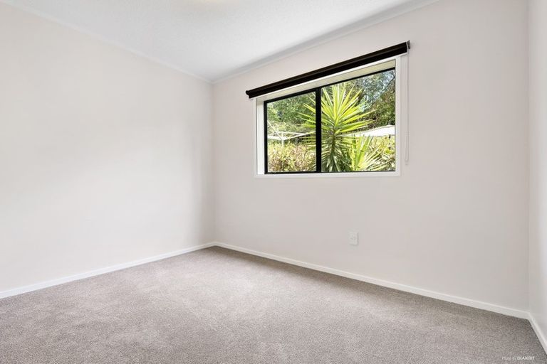 Photo of property in 2/56 Oaktree Avenue, Browns Bay, Auckland, 0630