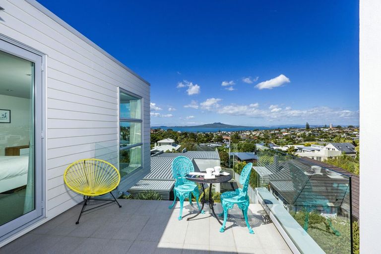 Photo of property in 49 Parr Terrace, Castor Bay, Auckland, 0620