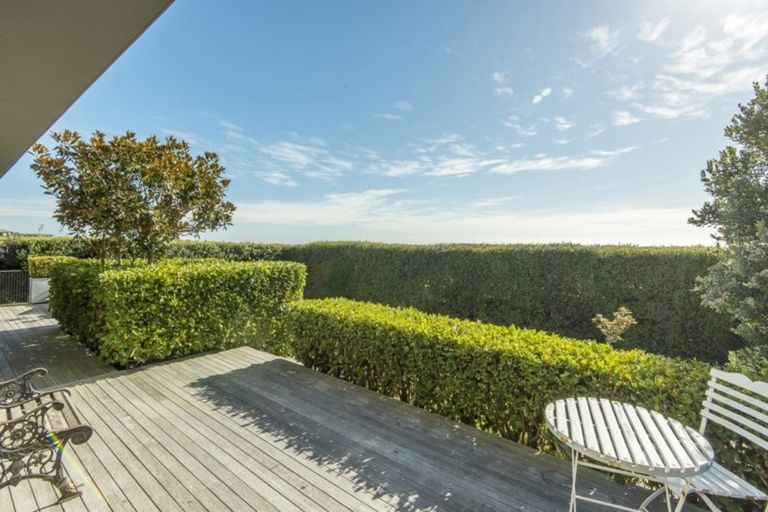 Photo of property in 2a Avery Place, Redcliffs, Christchurch, 8081