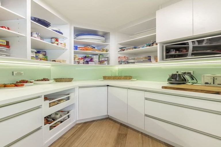 Photo of property in 210 Oraha Road, Kumeu, 0892