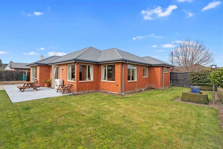 Photo of property in 4 Providence Place, Redwood, Christchurch, 8051