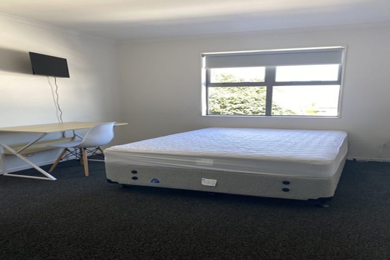 Photo of property in 2/29 May Street, Hamilton East, Hamilton, 3216