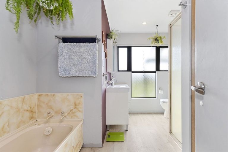 Photo of property in 2 Seales Road, Oropi, Tauranga, 3173