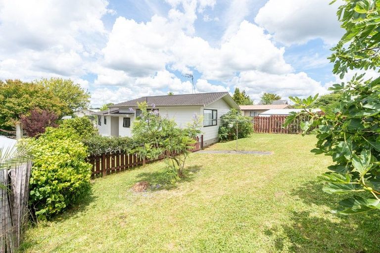 Photo of property in 54 Morrow Avenue, St Andrews, Hamilton, 3200