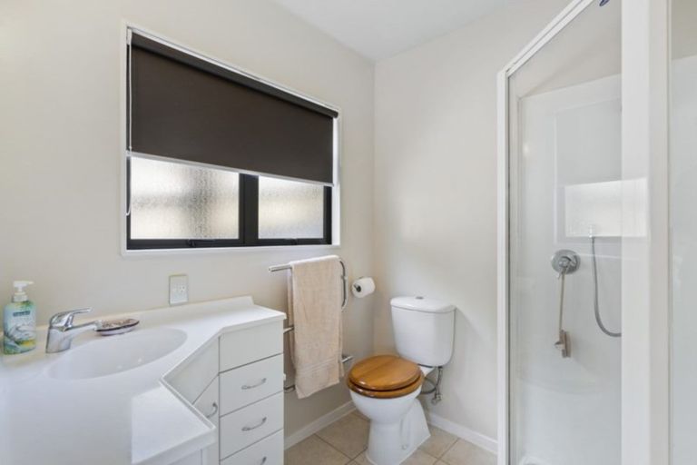 Photo of property in 278c Glamorgan Drive, Northcross, Auckland, 0630