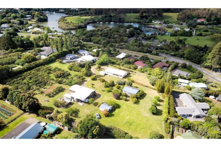 Photo of property in 27 Landing Road, Kerikeri, 0230