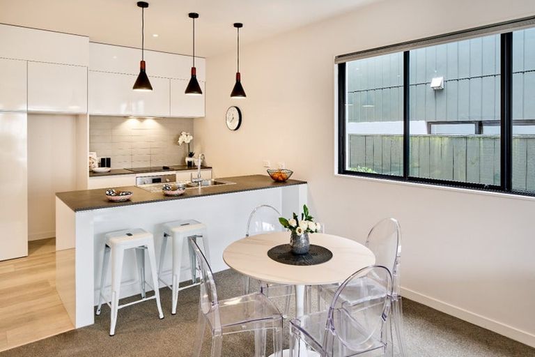 Photo of property in 19/6 Oswald Crescent, Paparangi, Wellington, 6037