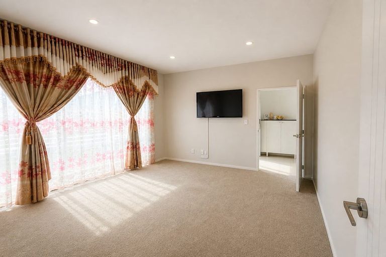 Photo of property in 51 Kerrykeel Drive, Flat Bush, Auckland, 2019