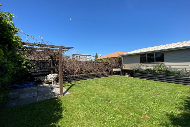 Photo of property in 11 Estuary Road, New Brighton, Christchurch, 8061