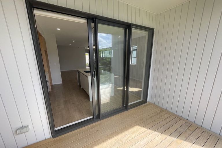 Photo of property in 2/10b Huka Road, Birkenhead, Auckland, 0626