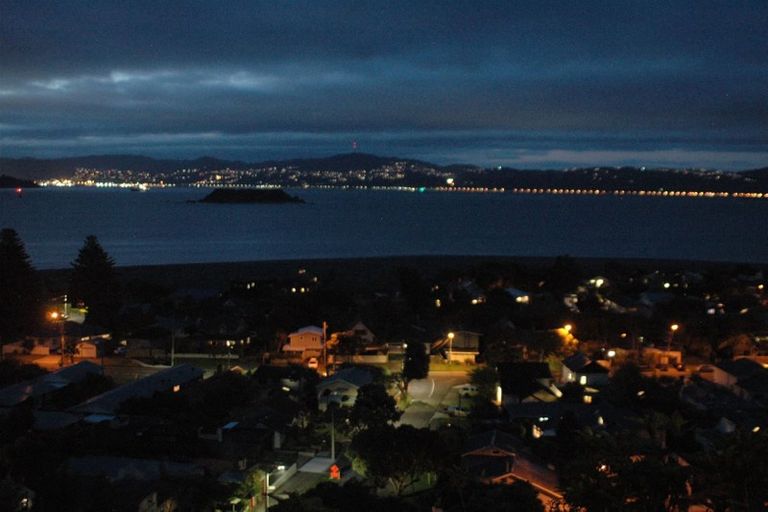 Photo of property in 15 Karaka Street, Eastbourne, Lower Hutt, 5013