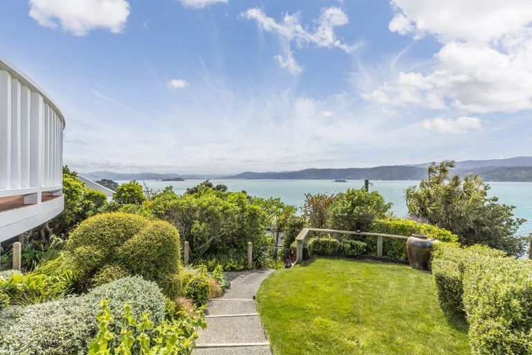 Photo of property in 22 Tai Paku Paku Road, Karaka Bays, Wellington, 6022