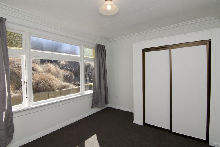 Photo of property in 89 Branxholm Street, Roxburgh, 9500