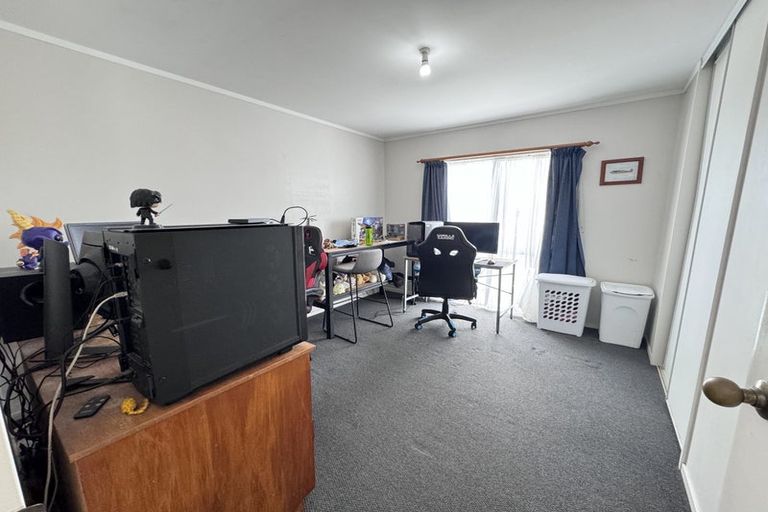 Photo of property in 6 Garcia Place, West Harbour, Auckland, 0618