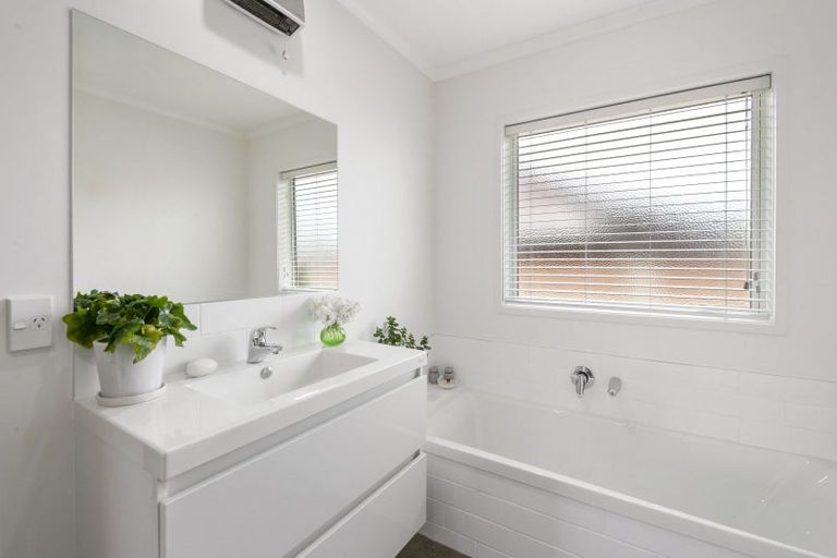 Photo of property in 3 Montgomery Crescent, Kinloch, Taupo, 3377