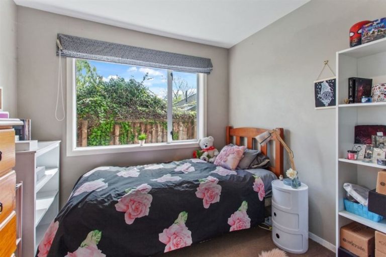 Photo of property in 62 Farquhars Road, Redwood, Christchurch, 8051