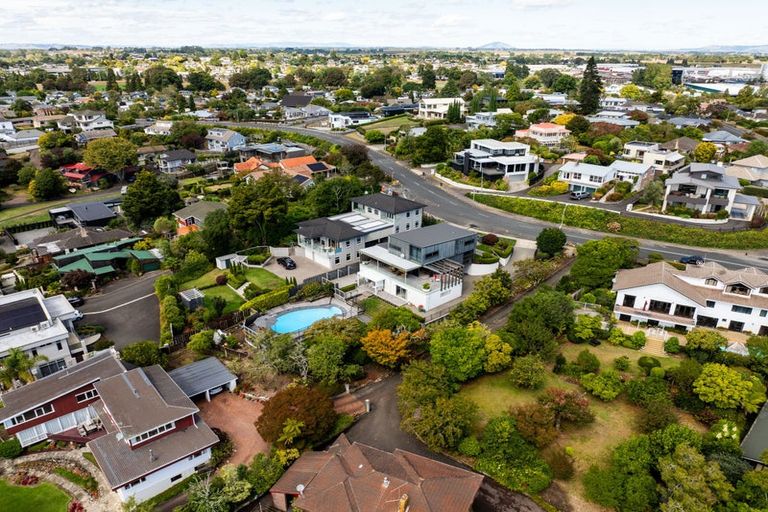 Photo of property in 142 Lake Crescent, Hamilton Lake, Hamilton, 3204