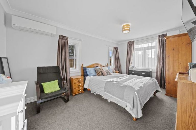 Photo of property in 18 Graham Road, Conifer Grove, Takanini, 2112