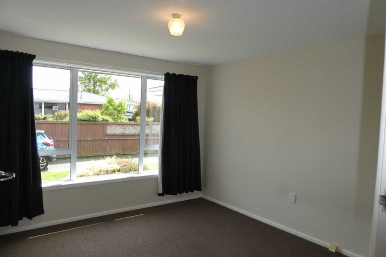 Photo of property in 2/271 Avonhead Road, Avonhead, Christchurch, 8042
