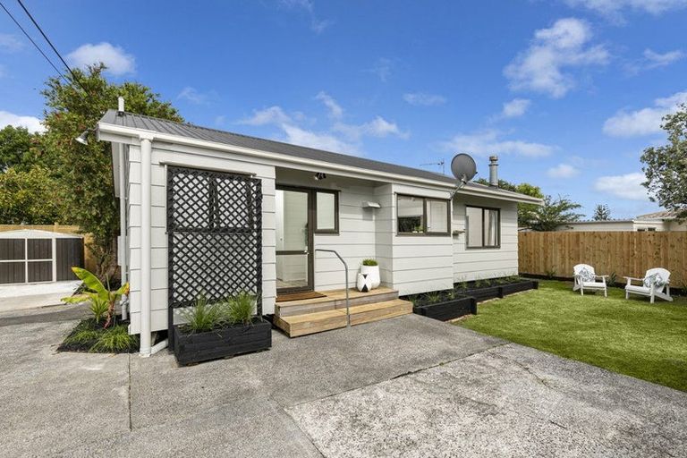 Photo of property in 2/248 Birkdale Road, Birkdale, Auckland, 0626