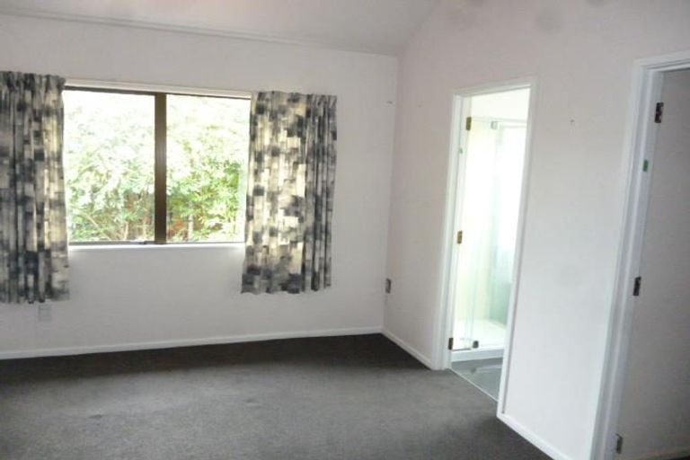 Photo of property in 5 Spears Place, Botany Downs, Auckland, 2010