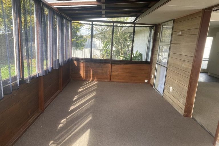 Photo of property in 1/9 Vina Place, Massey, Auckland, 0614