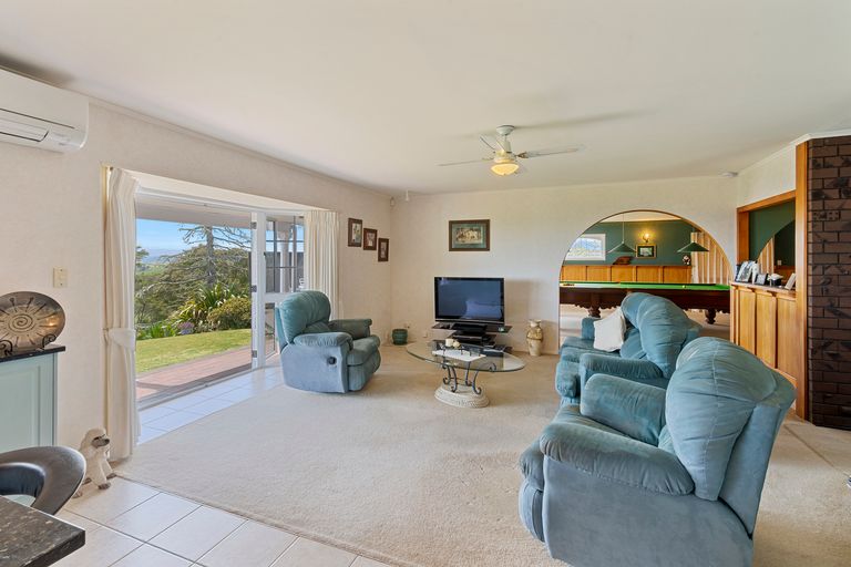 Photo of property in 34 Cherrington Road, Clevedon, Papakura, 2582