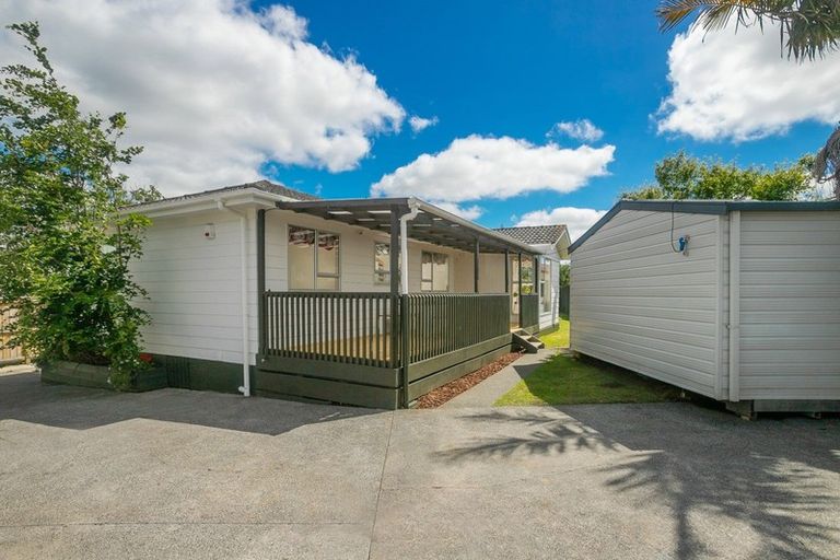 Photo of property in 15 Bedlington Avenue, Manurewa, Auckland, 2102