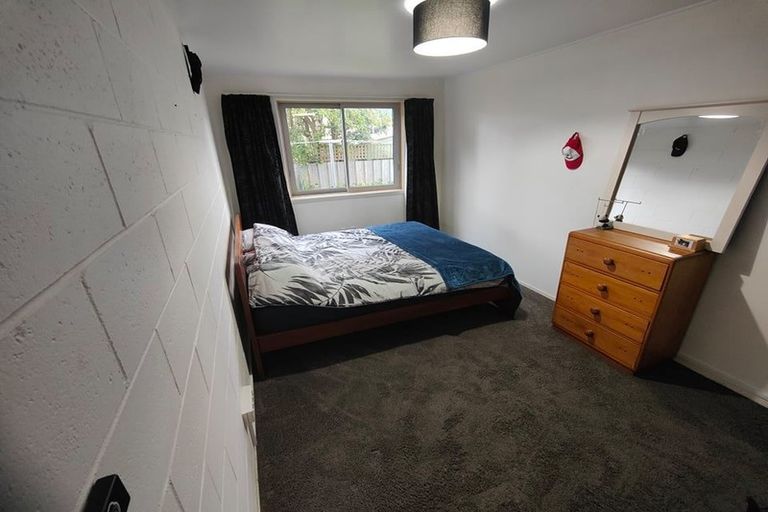 Photo of property in 2/19 Pirie Crescent, Moera, Lower Hutt, 5010