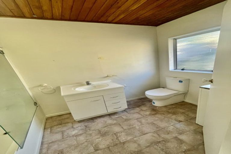 Photo of property in 2/236 Helston Road, Paparangi, Wellington, 6037