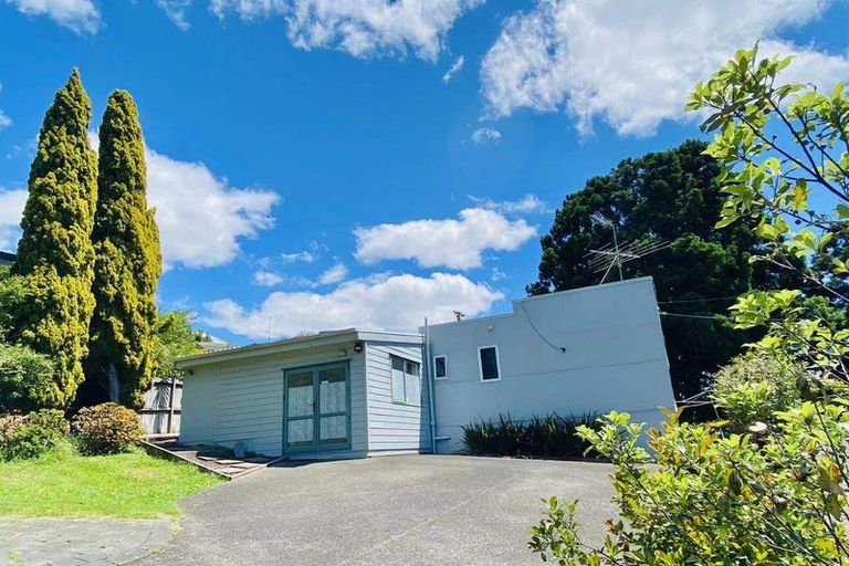 Photo of property in 1/728 Beach Road, Browns Bay, Auckland, 0630