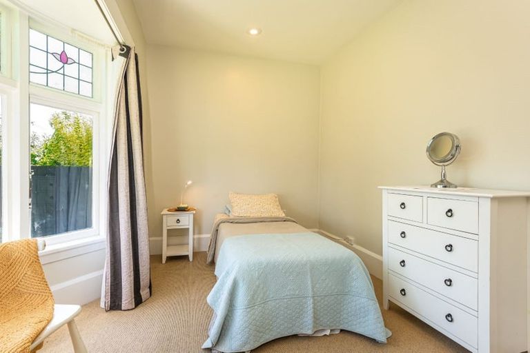 Photo of property in 2/128 Weston Road, St Albans, Christchurch, 8052