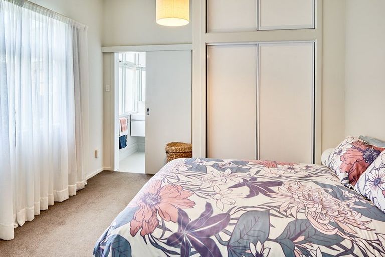 Photo of property in 2/14 Oroua Street, Eastbourne, Lower Hutt, 5013