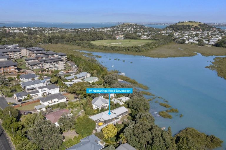 Photo of property in 49 Ngataringa Road, Devonport, Auckland, 0624