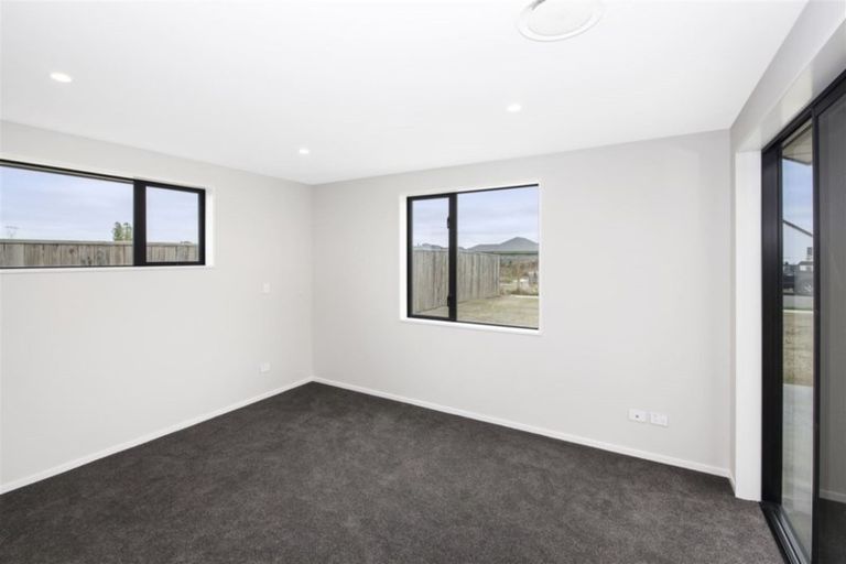 Photo of property in 8 Valour Drive, Rangiora, 7400