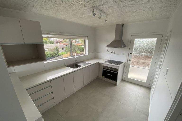 Photo of property in 2/110 Sartors Avenue, Browns Bay, Auckland, 0630