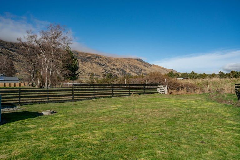 Photo of property in 10 Lakefield Close, Kingston, Athol, 9793