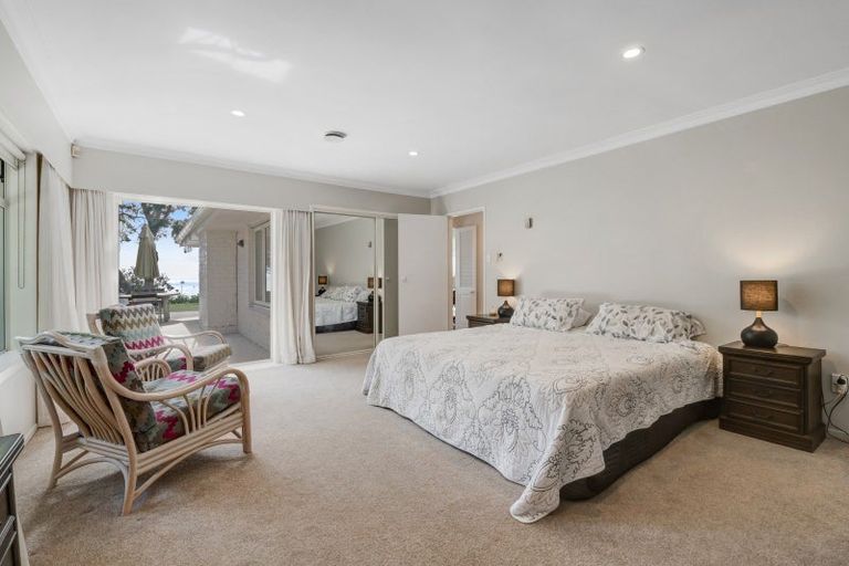 Photo of property in 11 Elgin Place, Red Beach, 0932