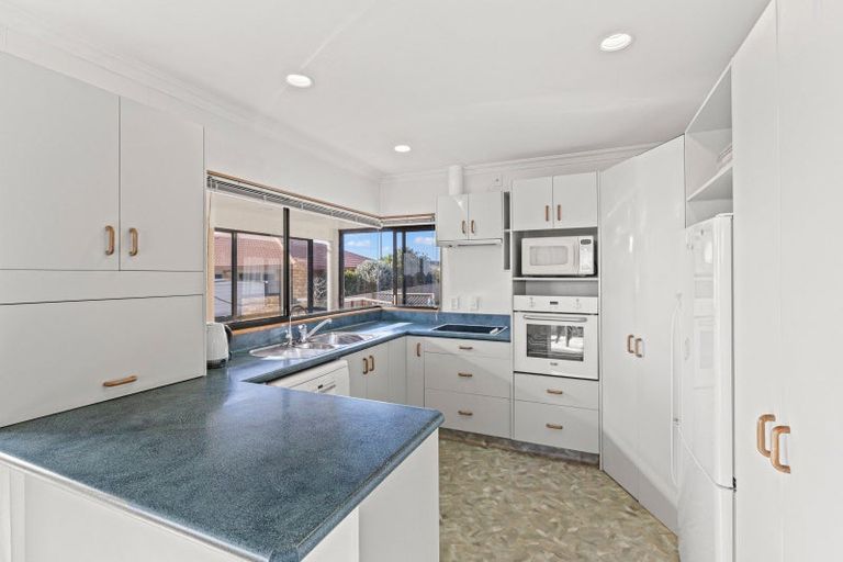 Photo of property in 9c Del Mar Place, Merrilands, New Plymouth, 4312