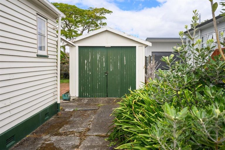 Photo of property in 19 Morris Street, Marton, 4710