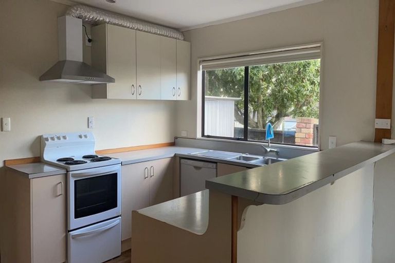 Photo of property in 1/106 Waimumu Road, Massey, Auckland, 0614